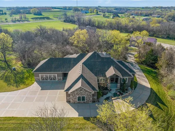 18527 W 248th St, Paola, KS 66071