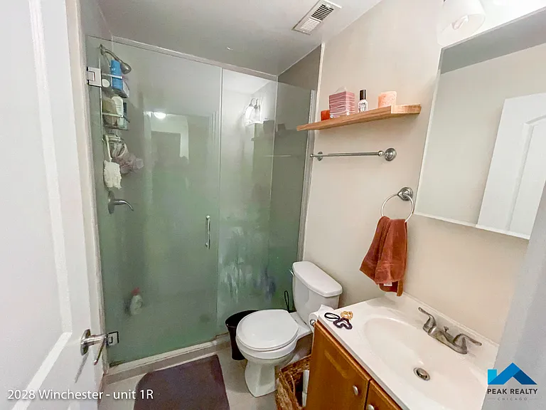 2028 N. Winchester Ave. — Photo 7