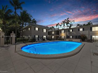 8617 SW 68th Ct APT 26, Pinecrest, FL 33156