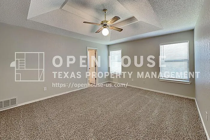 6117 Courtside Dr — Photo 8