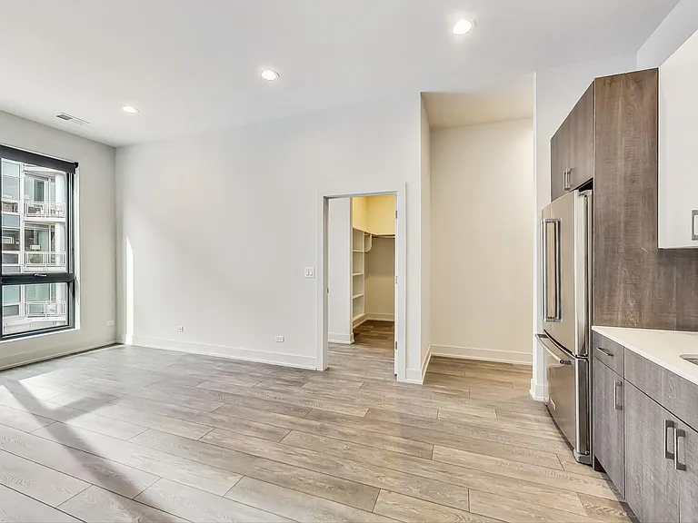 847 N Larrabee St #2F — Photo 3