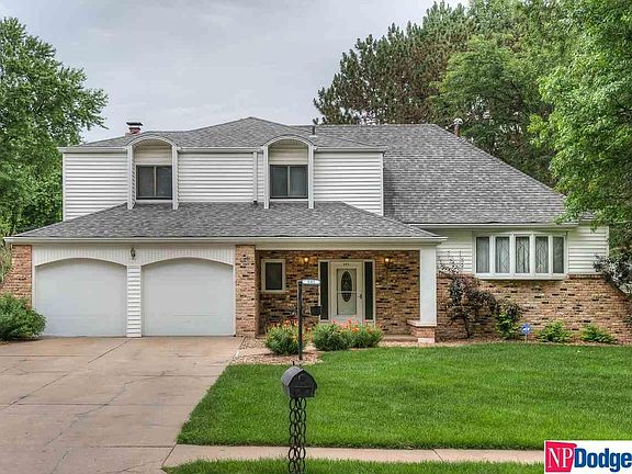 2nd image of 405 Kings Dr