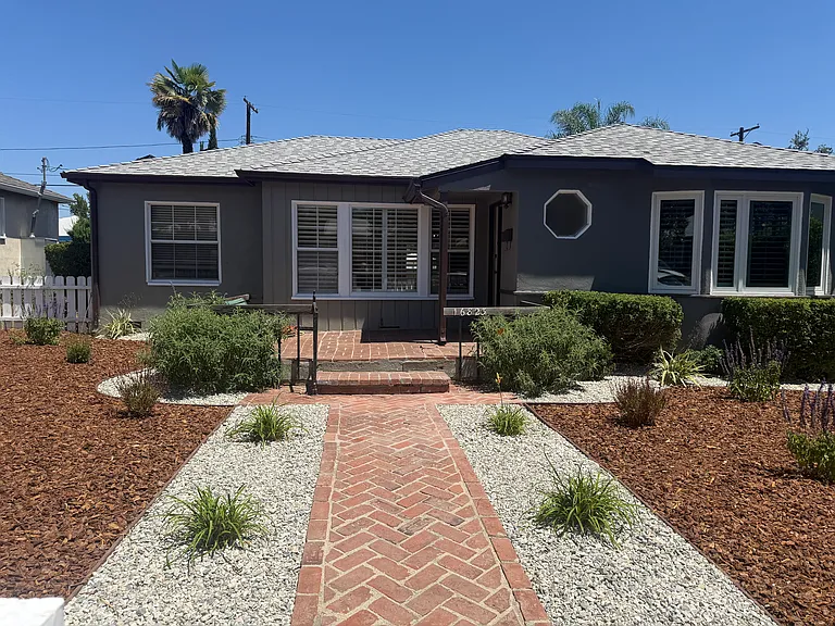 16823 Magnolia Blvd — Photo 17