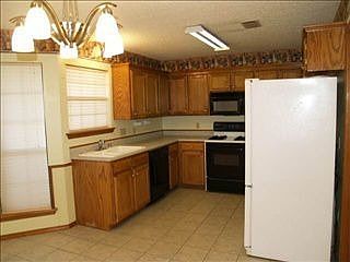 3rd image of 4004 Eagle Way