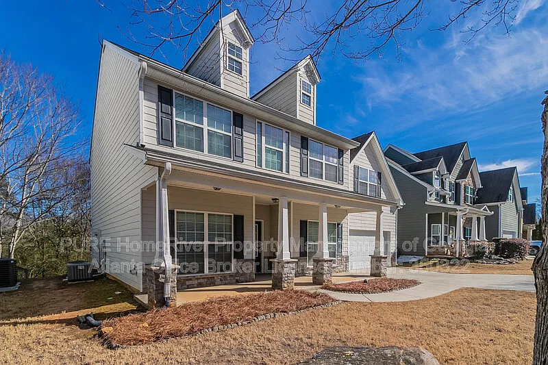 4 bed, 2.5 bath, 2520 sqft, $2,375 — Photo 2