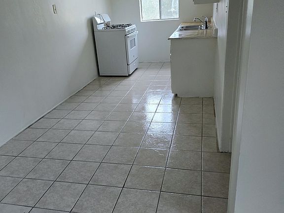 Dining Room w/Ceiling Fan