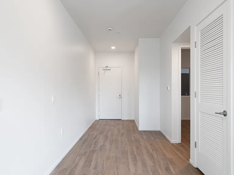 Backhouse Apartments — Photo 14