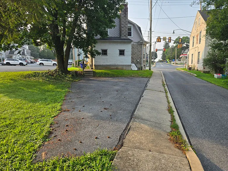 1 Manor Ave — Photo 16