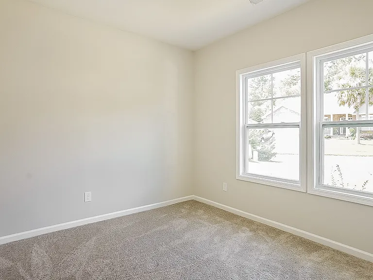 224 Bainbridge Dr — Photo 16