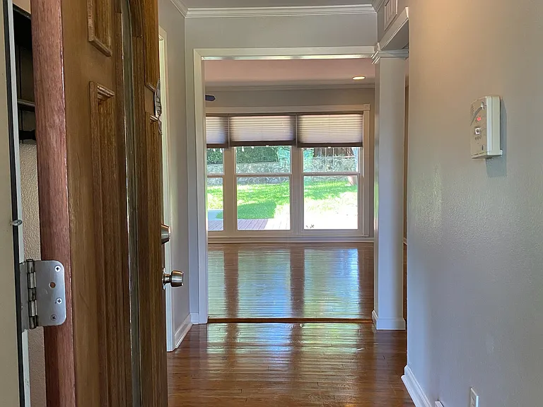 3308 Martin Lydon Ave — Photo 3