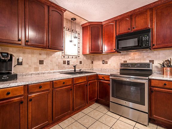3rd image of 11705 Wareing Ct