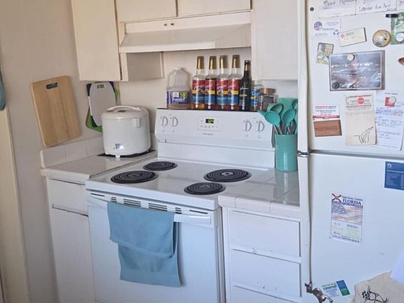 4th image of 224 Deluna Rd