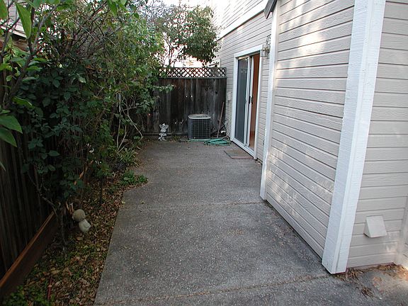 5th image of 227 Chalet Woods Pl