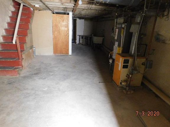 2nd image of 1357 Narragansett St