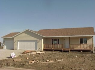 605 5th St NW, Pipestone, MN 56164