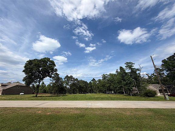 2nd image of 6218 Rolling Hills Rd