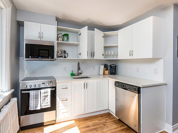 2nd image of 52 Saint Andrew St #1522838