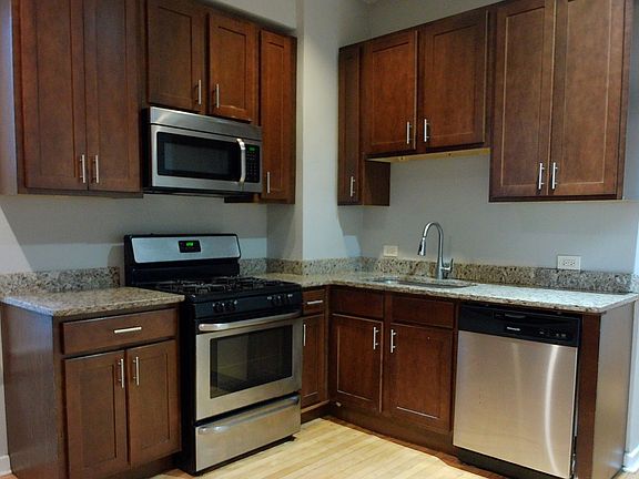 2nd image of 937 N Ashland Ave #2