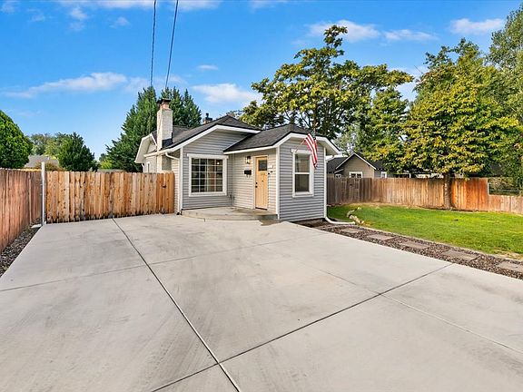 2nd image of 4801 W Irving St