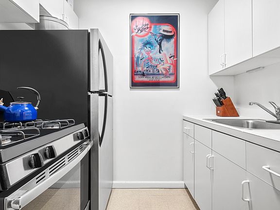 4th image of 317 W 54th St APT 1F