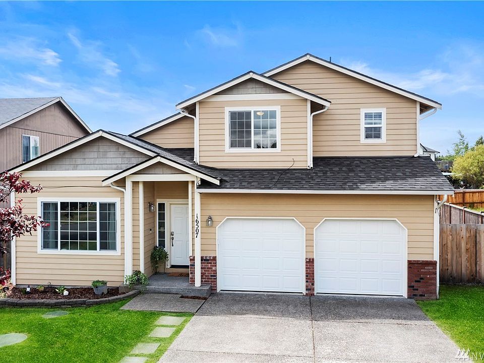 Welcome to this beautiful home in great community 