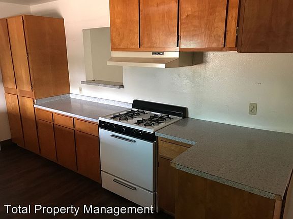 3rd image of 2539 W Iris Ave
