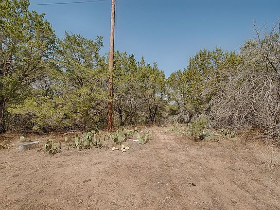 5th image of 104 Acorn Drive