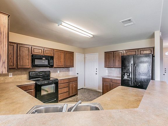 5th image of 3513 Rock Island St