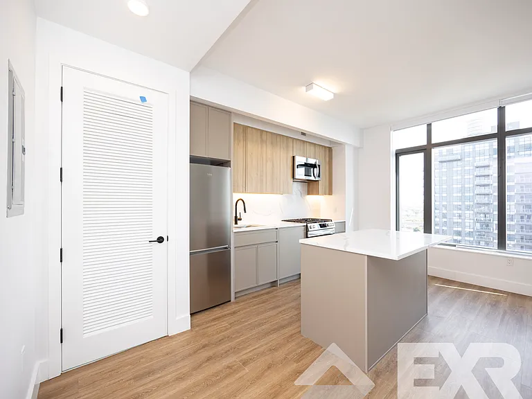 2230 Cropsey Ave #1010 — Photo 5