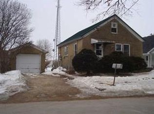 9495 McKinley St, Lancaster, WI 53813