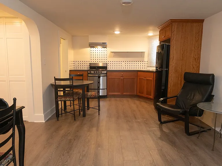 2324 NW Johnson St — Photo 2