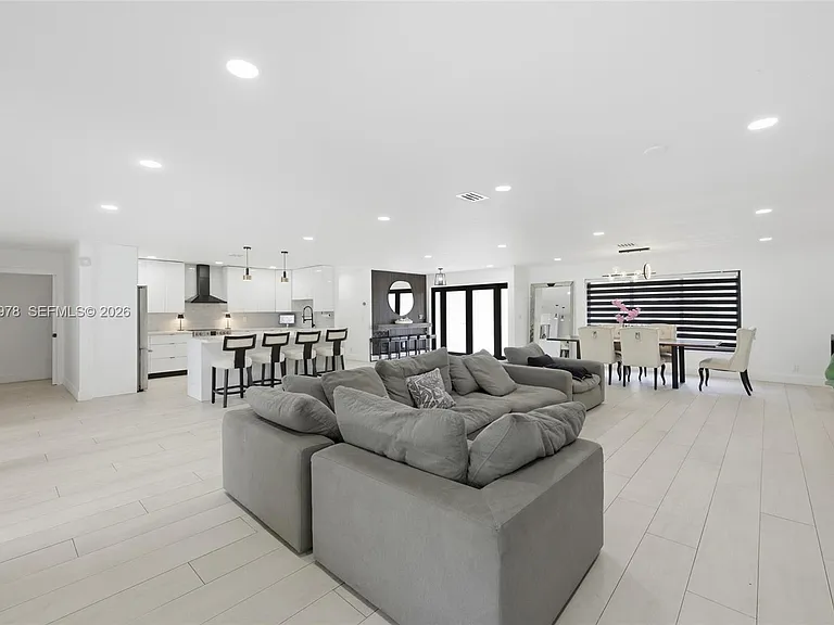 9935 Ramblewood Dr — Photo 10