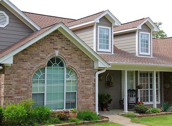 2nd image of 1070 Wesley Ln