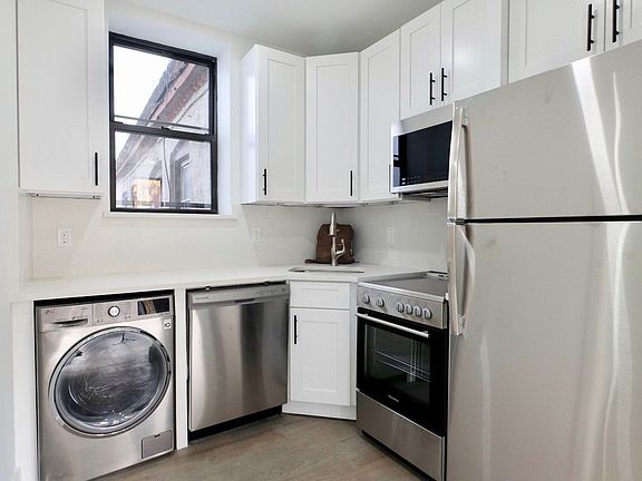 4th image of 414 4th Ave APT 4R