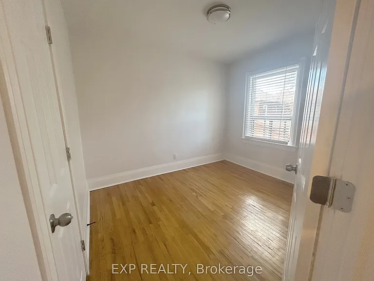 342 Eglinton Ave E — Photo 17