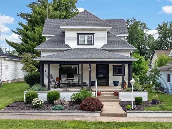 202 E Berry St, Middlebury, IN 46540