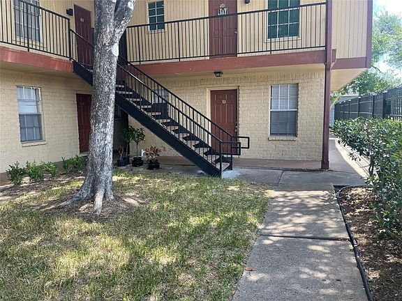 2nd image of 4711 Palisade Dr #301