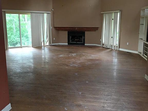 4th image of 2427 Massachusetts Ave