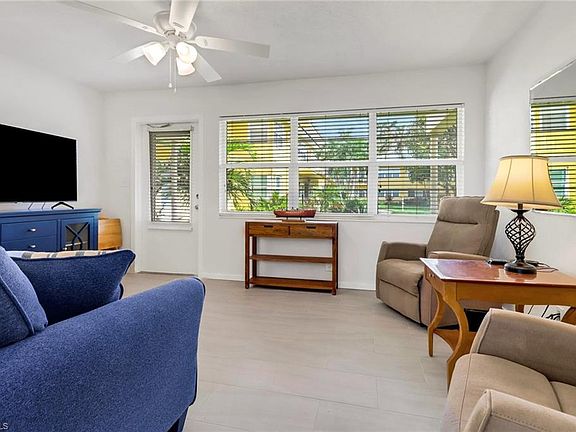 5th image of 207 8th AVE S #207A
