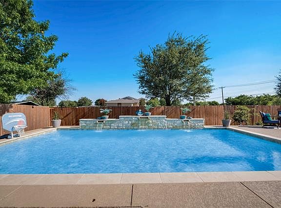 2nd image of 1437 Mesa Crest Dr