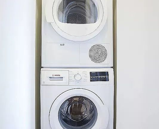 4th image of 53 Ludlow St APT 4