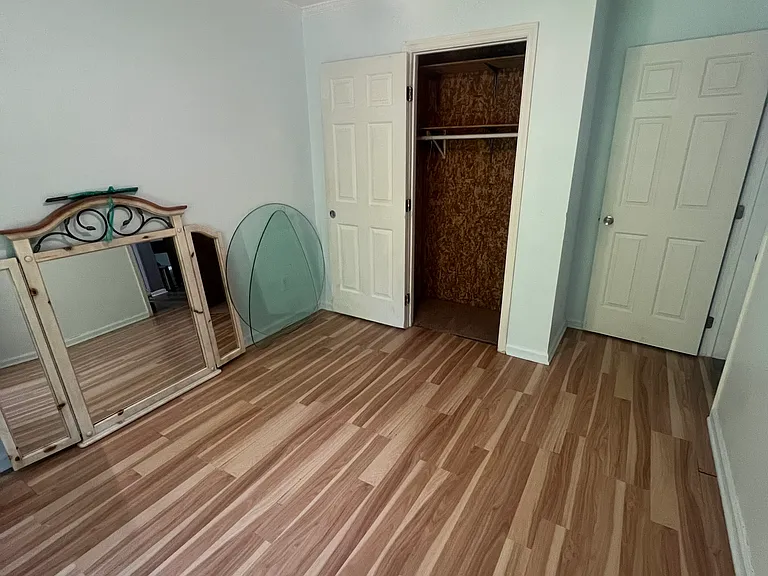 Smallest/third bedroom