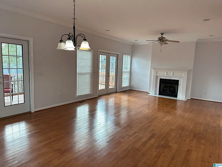 1715 Columbiana Ln — Photo 13