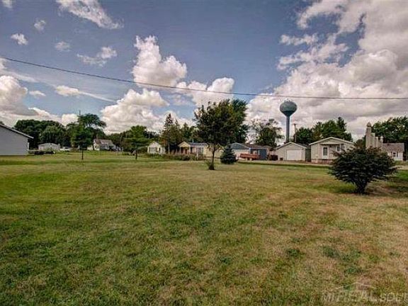 3rd image of 7296 Cedar Rd