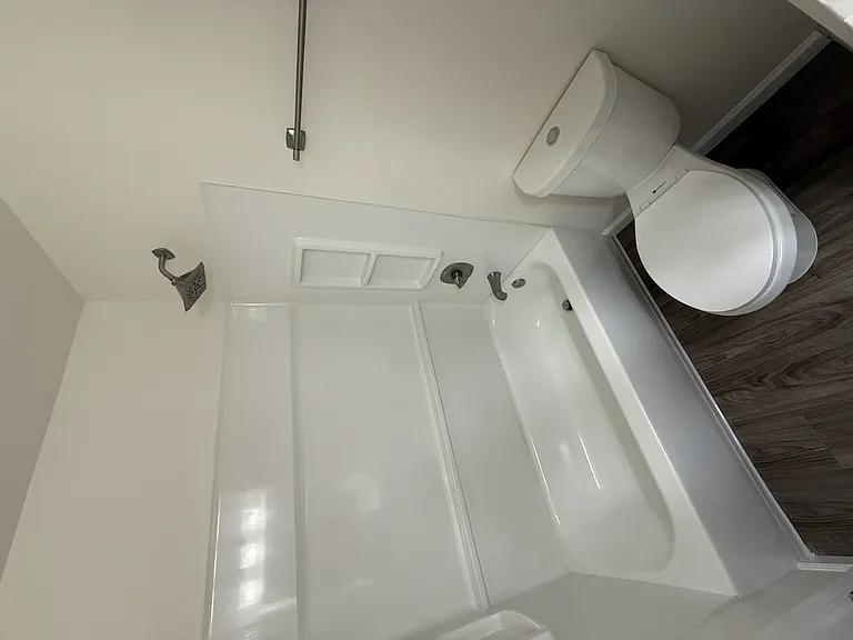 Grande Vista Apartments — Photo 31
