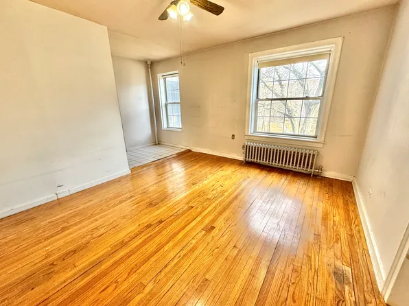 30-45 Hobart Street image 15 of 16