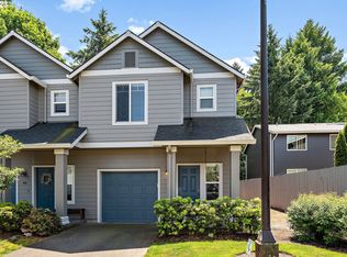 810 E 9th St APT D17, Newberg, OR