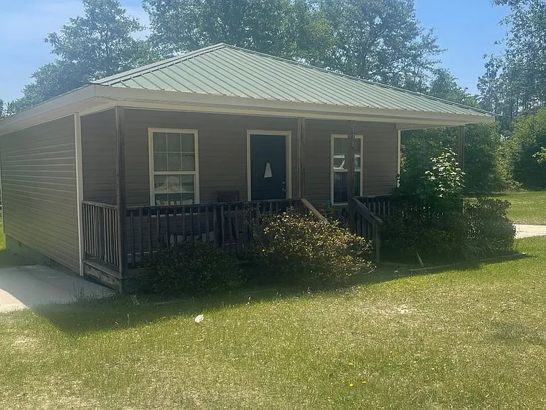 107 Hardwood Rd — Photo 1
