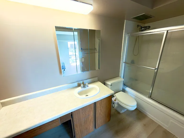 430 Keoniana St #606 — Photo 8