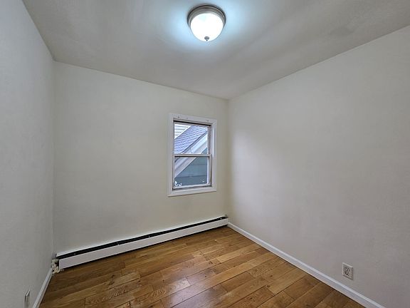 3rd image of 109 Claremont Ave #3
